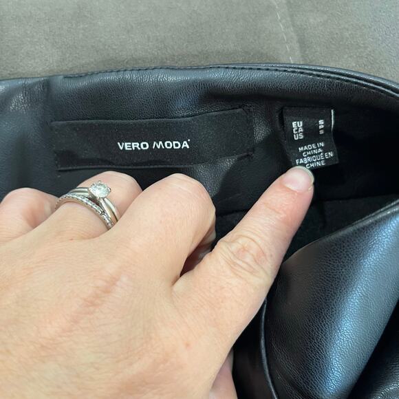 Vero Moda Faux Leather Mini Skirt Size S Black Wrap Style Y2K Grunge - Picture 5 of 8